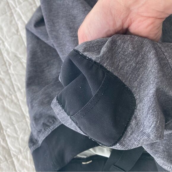 Lululemon Grey drawstring athletic running shorts 10” size medium - Picture 6 of 9